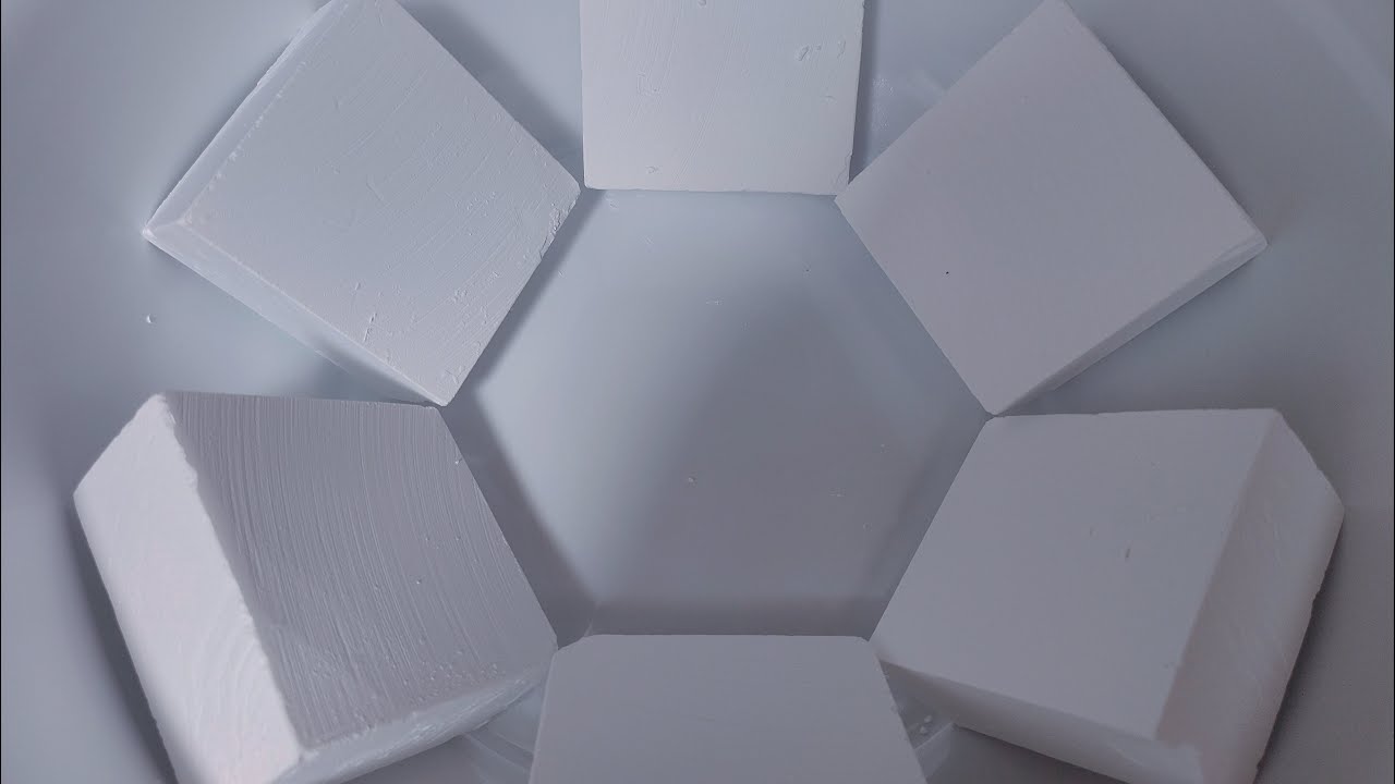 Listen to the sound of gym chalk falling into the enamel basin 🎵