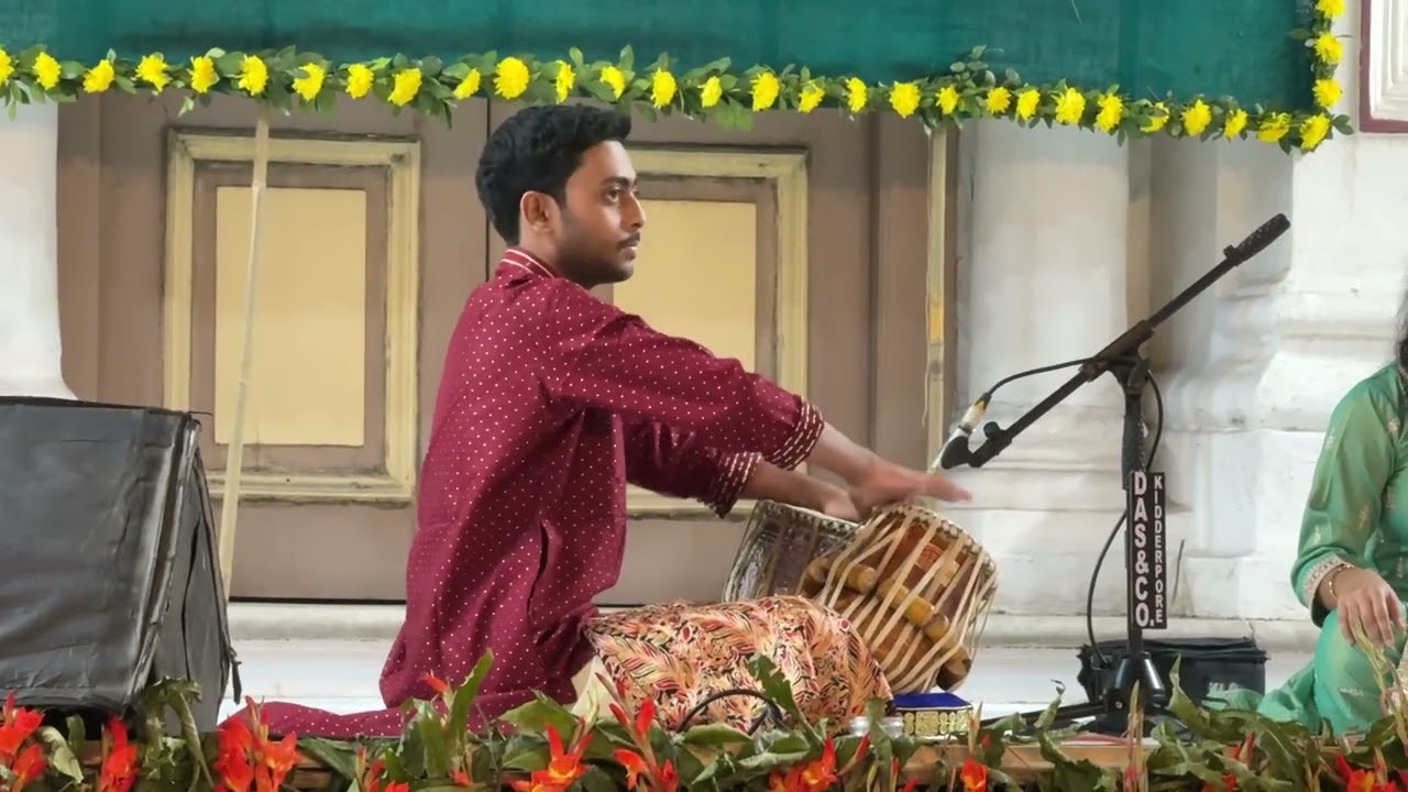 Vocal-Shreeja Sutradhar, Tabla-Abhirup Sardar, Harmonium-Md Akhlaq.                    Raag-Bhupali