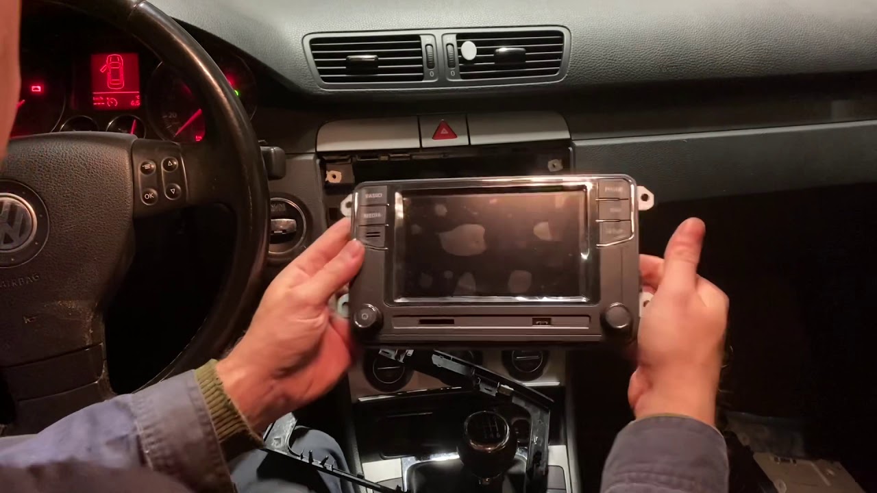 RCD360 - Installation av Kinaimporterad multimediastation i VW Passat B6 2006