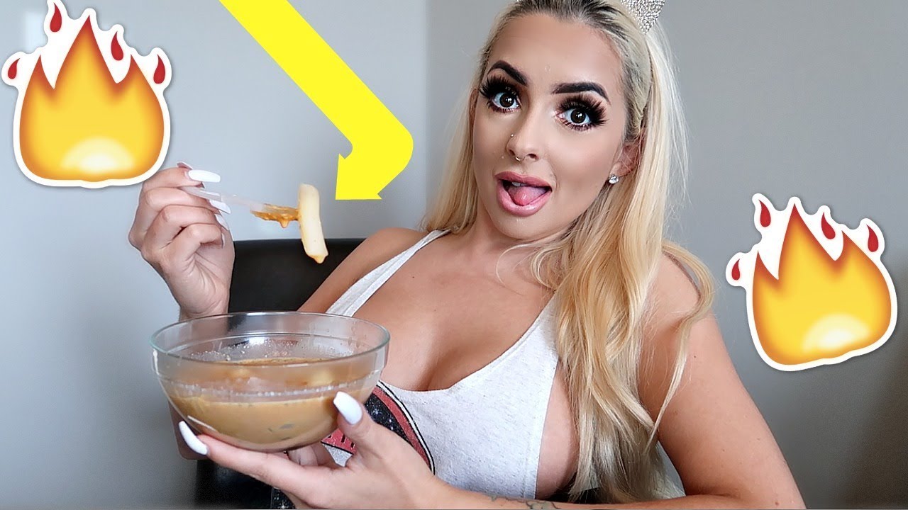 SPICY Korean Rice Cakes Mukbang!