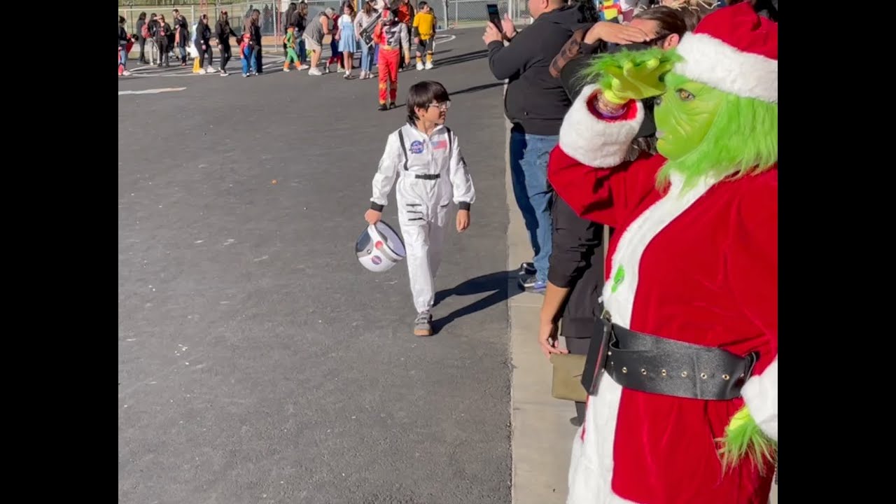 The Grinch Crash's Leffingwells Halloween Parade