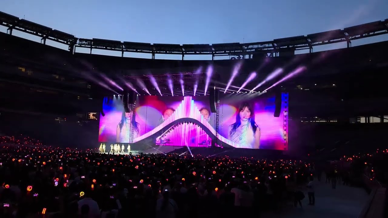TWICE (트와이스) - FANCY + The Feels | New York 23.07.06 | "Ready To Be" World Tour