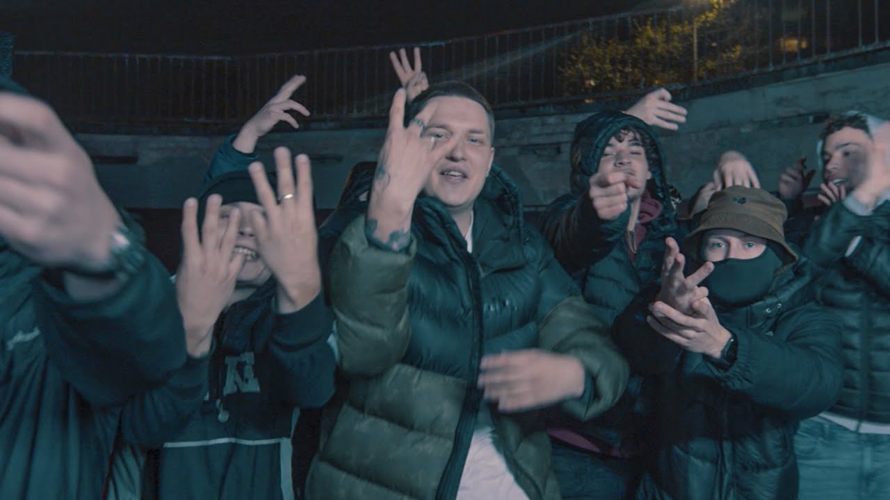 BIENIS - 3 Telefonai (Official Music Video)