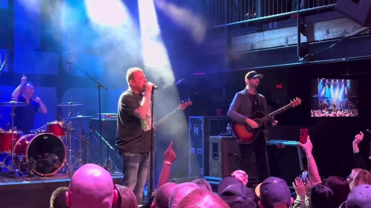 Uncle Kracker (Follow Me) live District 142 Wyandotte Mi  11/29/24
