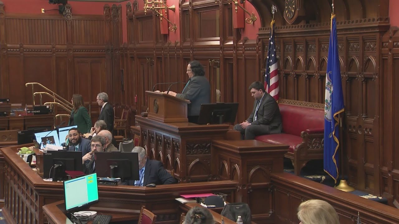 CT House Democrats seek to pass 121-page 'emergency' bill