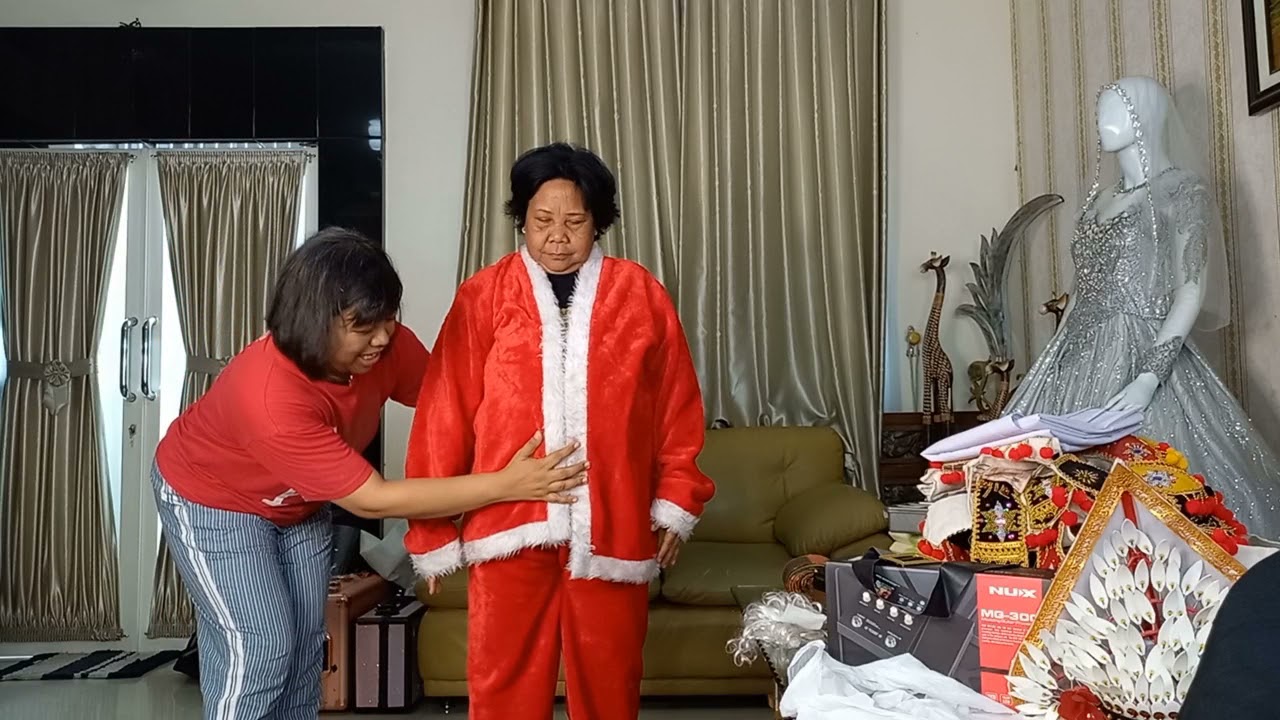 Menyambut Natal Baju Santa Claus Di Prabakumala Kostum Malang
