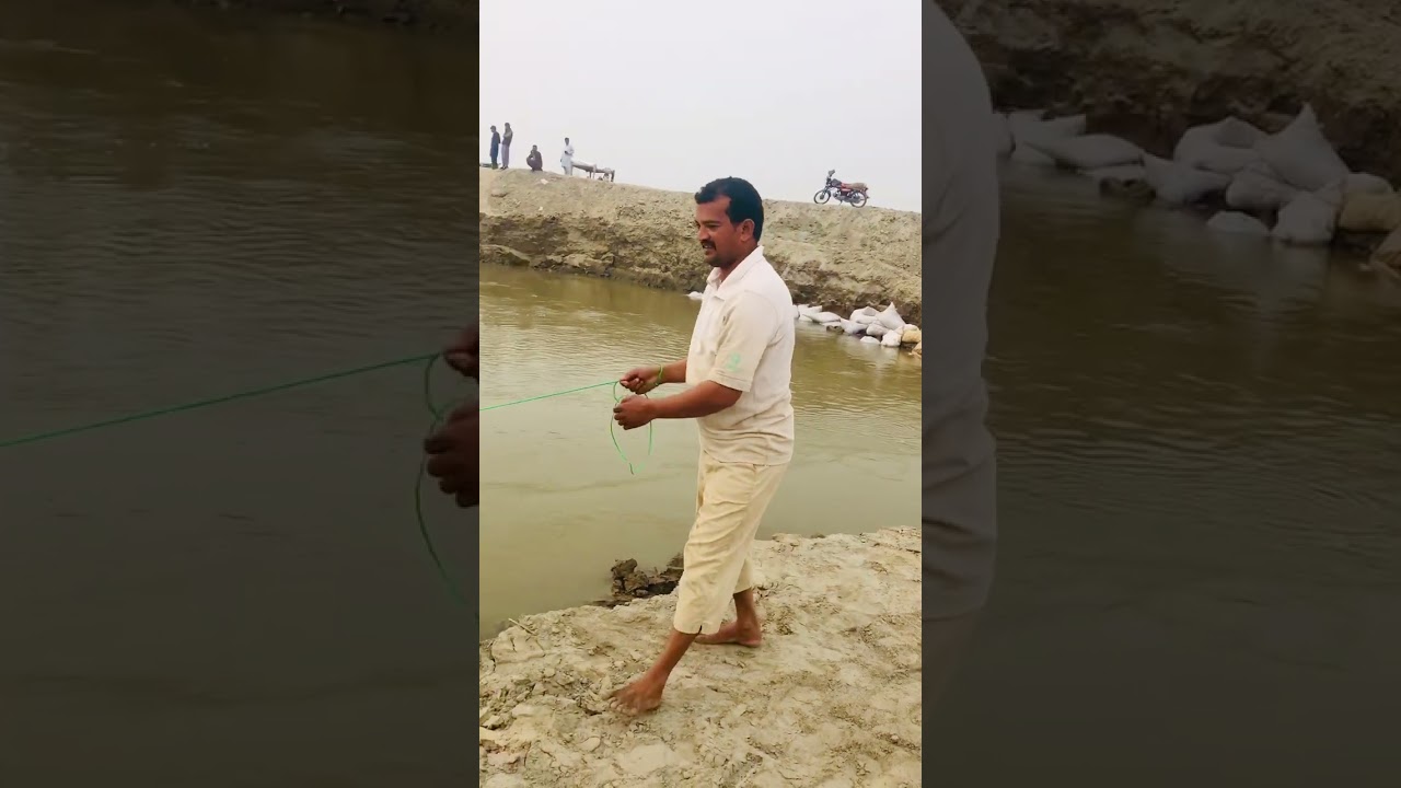 Fishing with net enjoy 🐠🐟#foryoutube #fishing #nicespot #vlog #riversid #trending 
