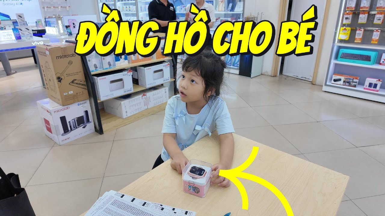 Một chiếc đồng hồ nhỏ – một bước lớn để Bon học về thời gian, còn gia đình thì có thêm kỷ niệm