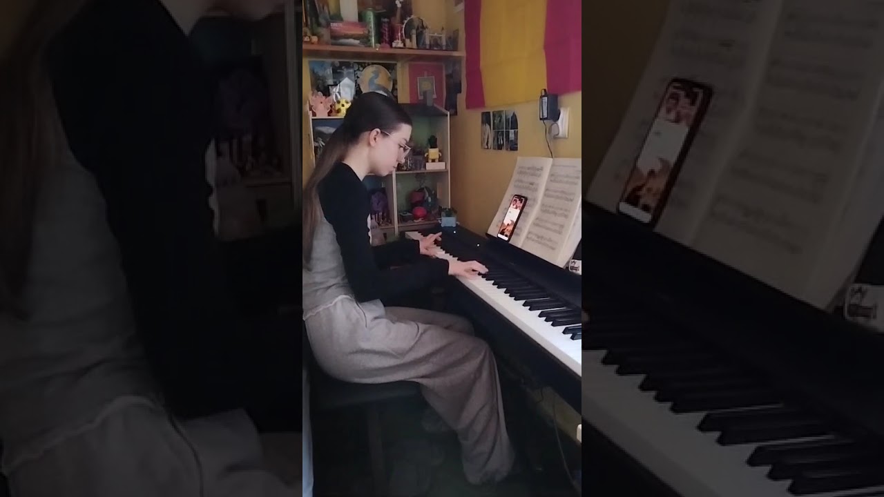 PIToRRO DE COCO - playing with Bad Bunny 