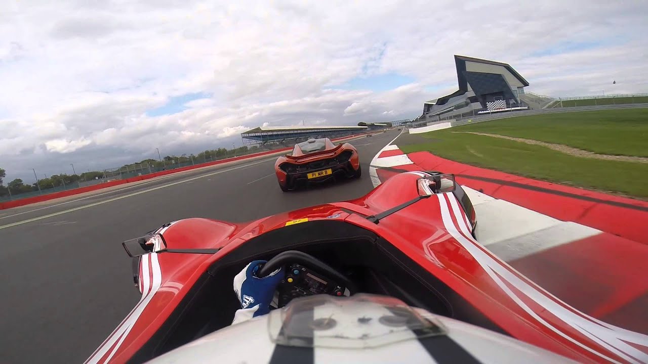 McLaren P1 VS BAC Mono on track