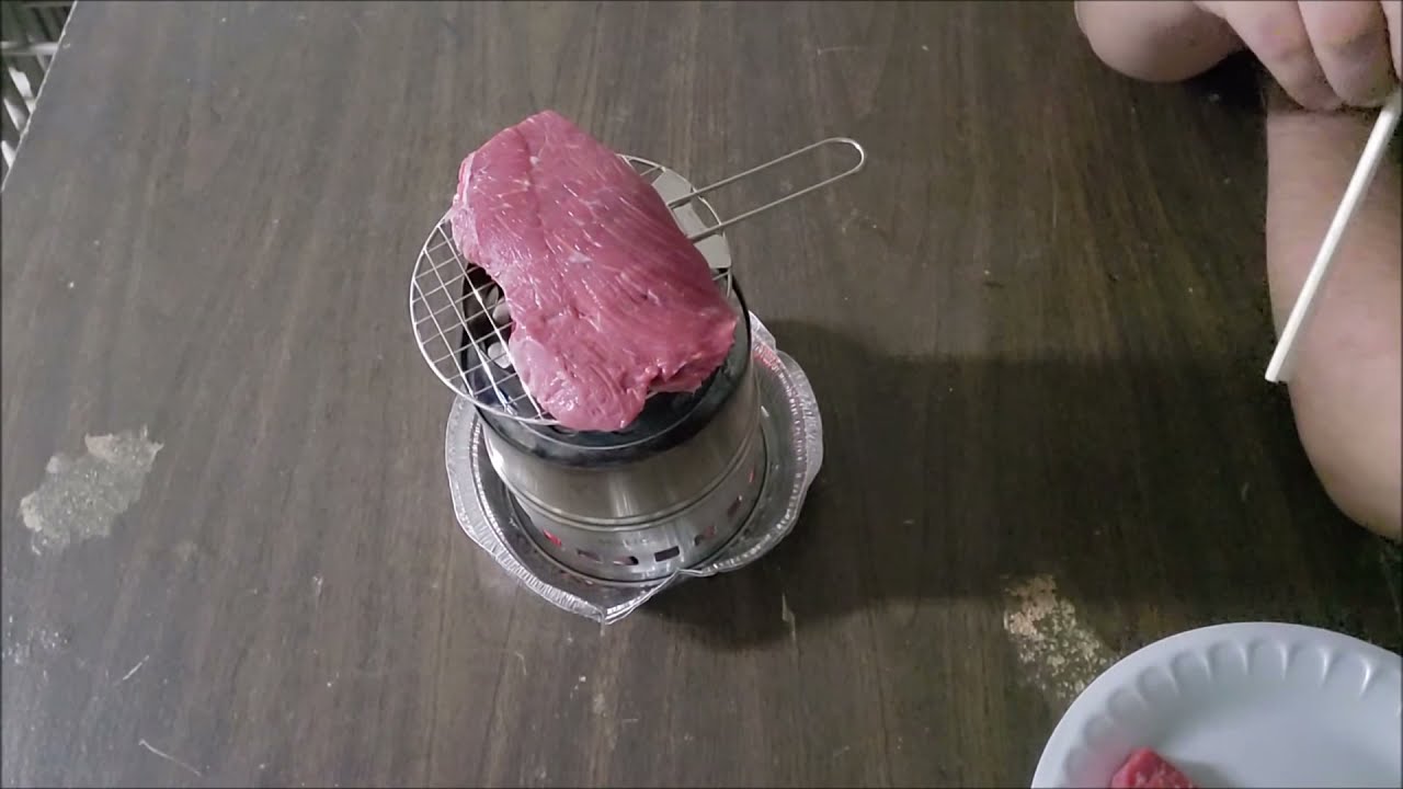 tomshoo gassifier wood stove using charcoal and cooking steak