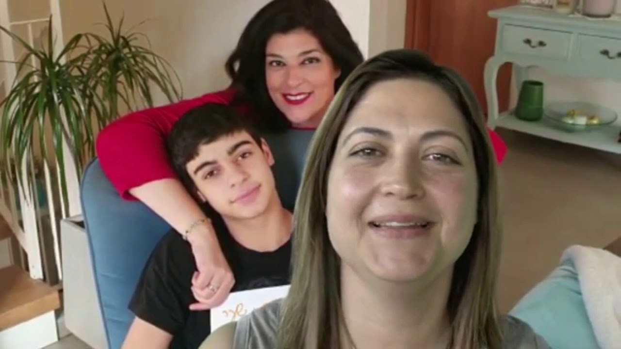 Alon Olearchik -  The world is happy