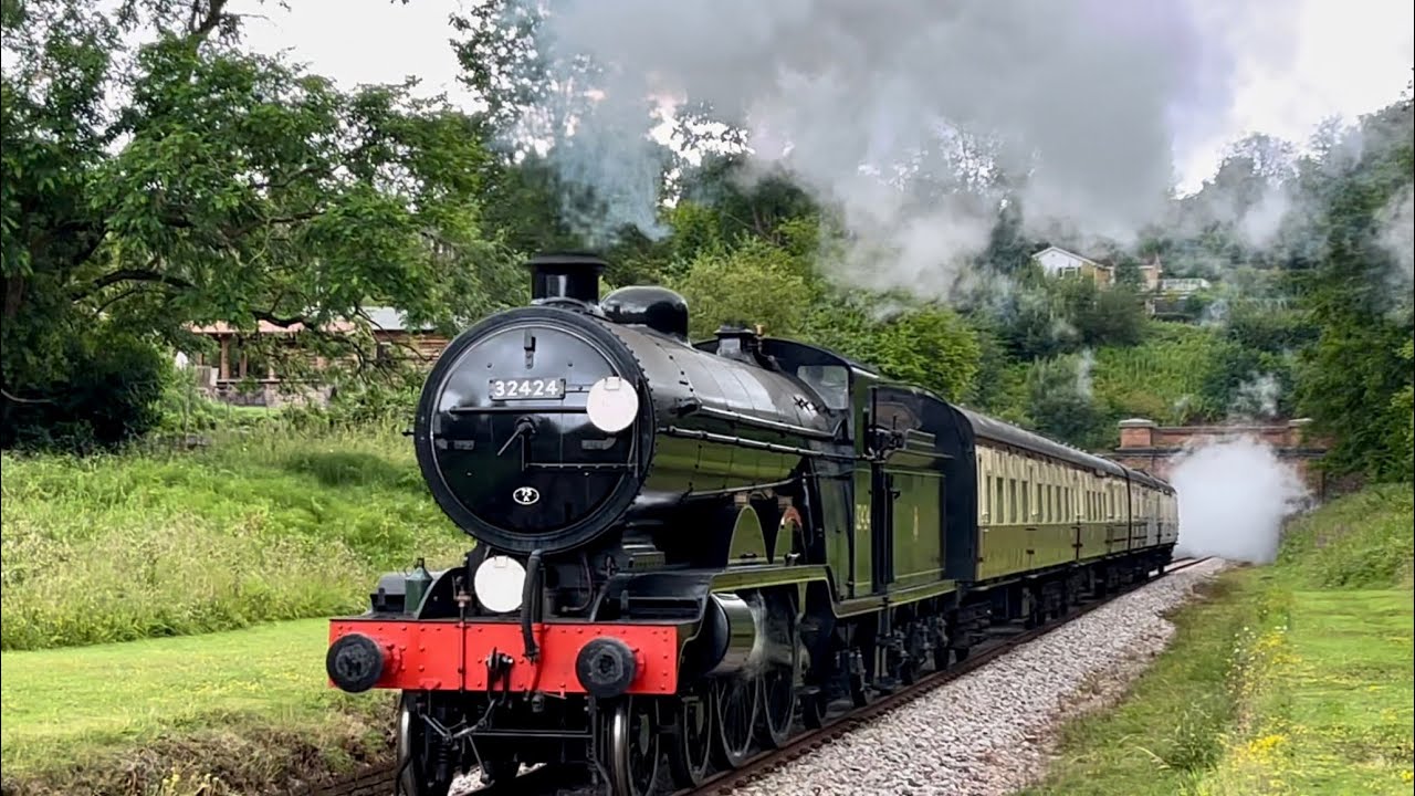 LBSCR H2 Class - 32424 &lsquo;Beachy Head&rsquo; hauls her first loaded test runs - Bluebell Railway | 10/07/24