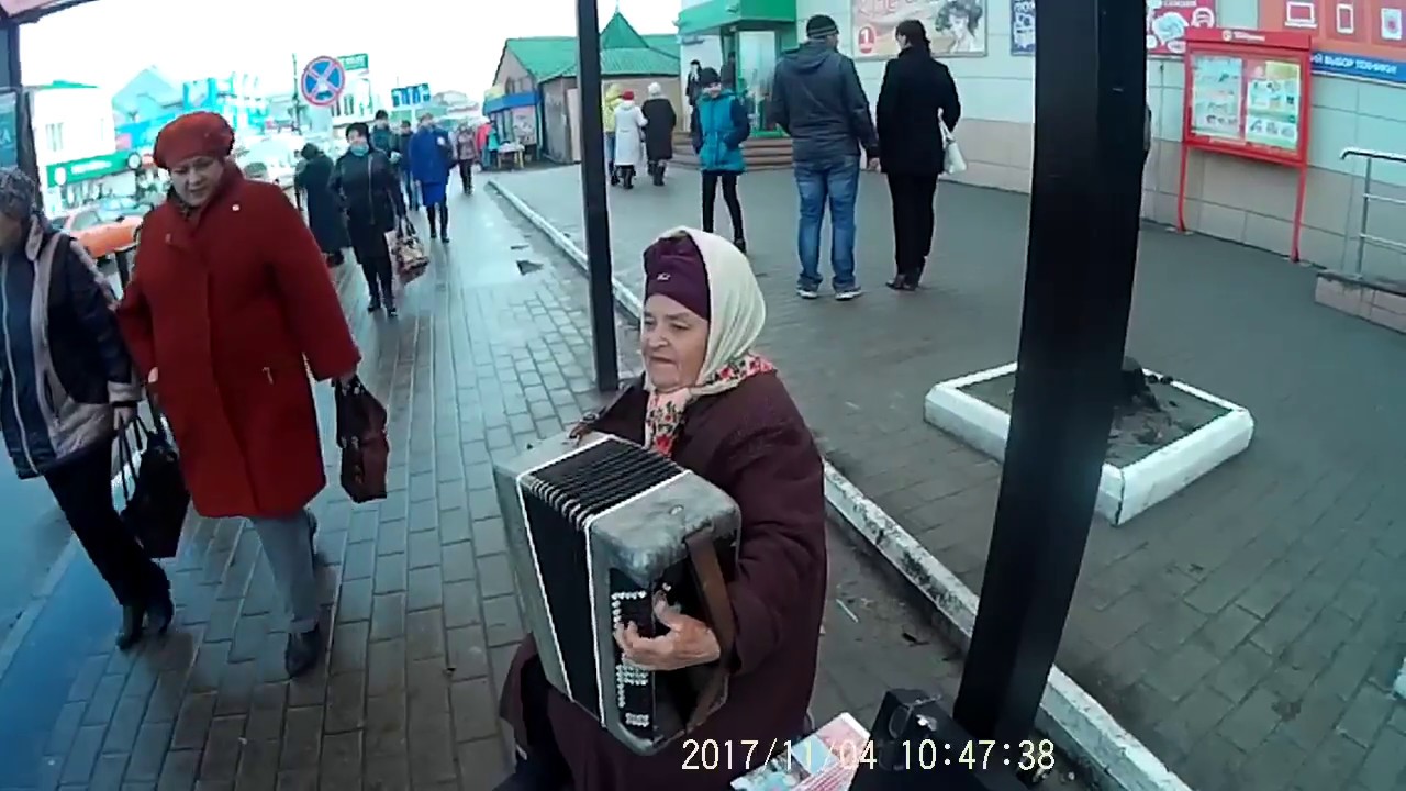 БАБУЛЬКА ГАРМОНИСТ !!!