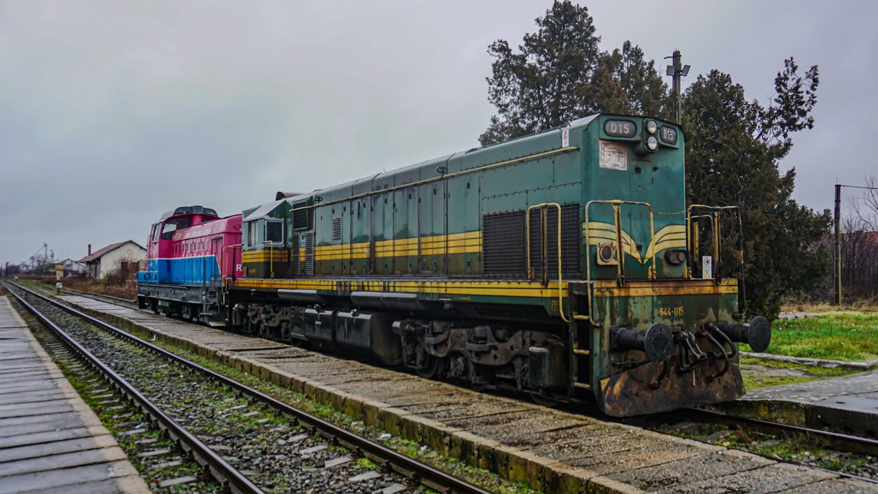 Locomotiva diesel- electrică / locomotive diesel-electric G22U 644 015 Montecargo in Romania