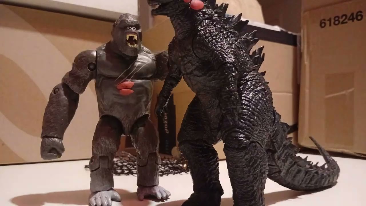 Godzilla 2014 VS Kong 2017/Stop Motion Battle.
