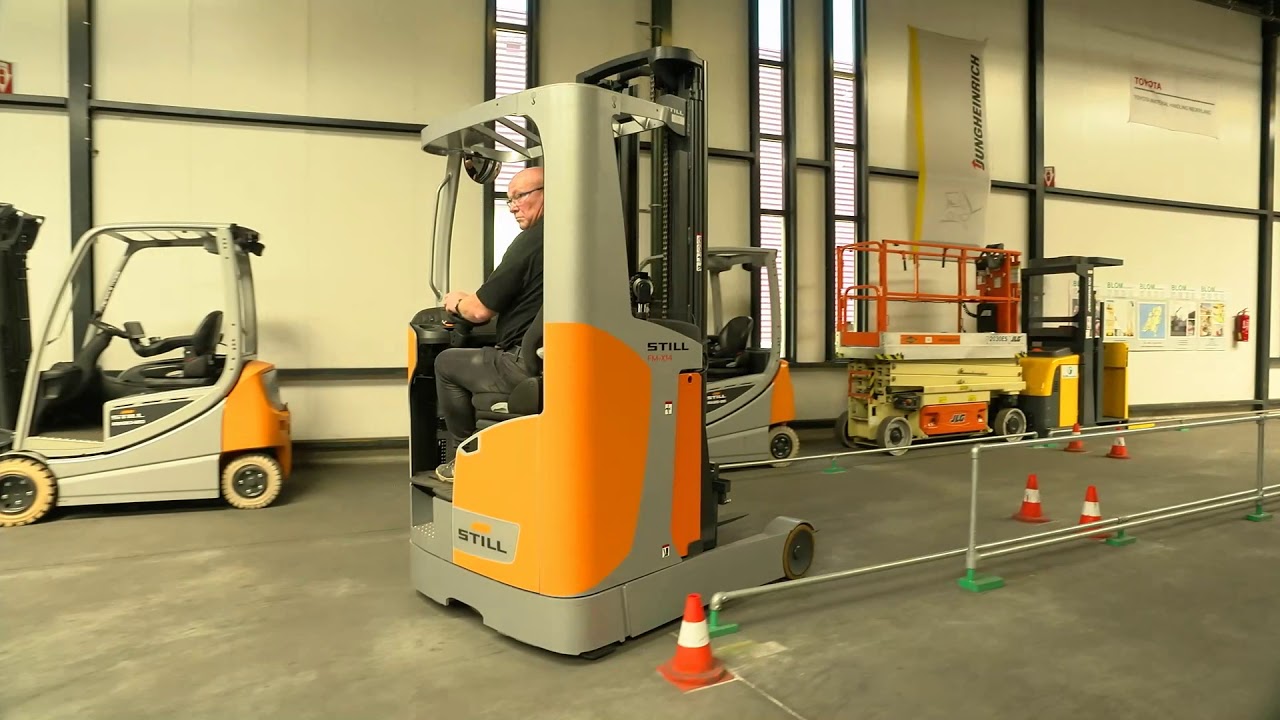 Verplaatsen van een balk | Examen Reachtruck | BLOM opleidingen