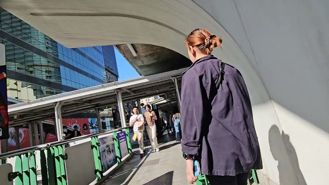 Bangkok -  Chit Lom (E1) - Exit 2 #mrt #green #bangkok #greenline #chitlom
