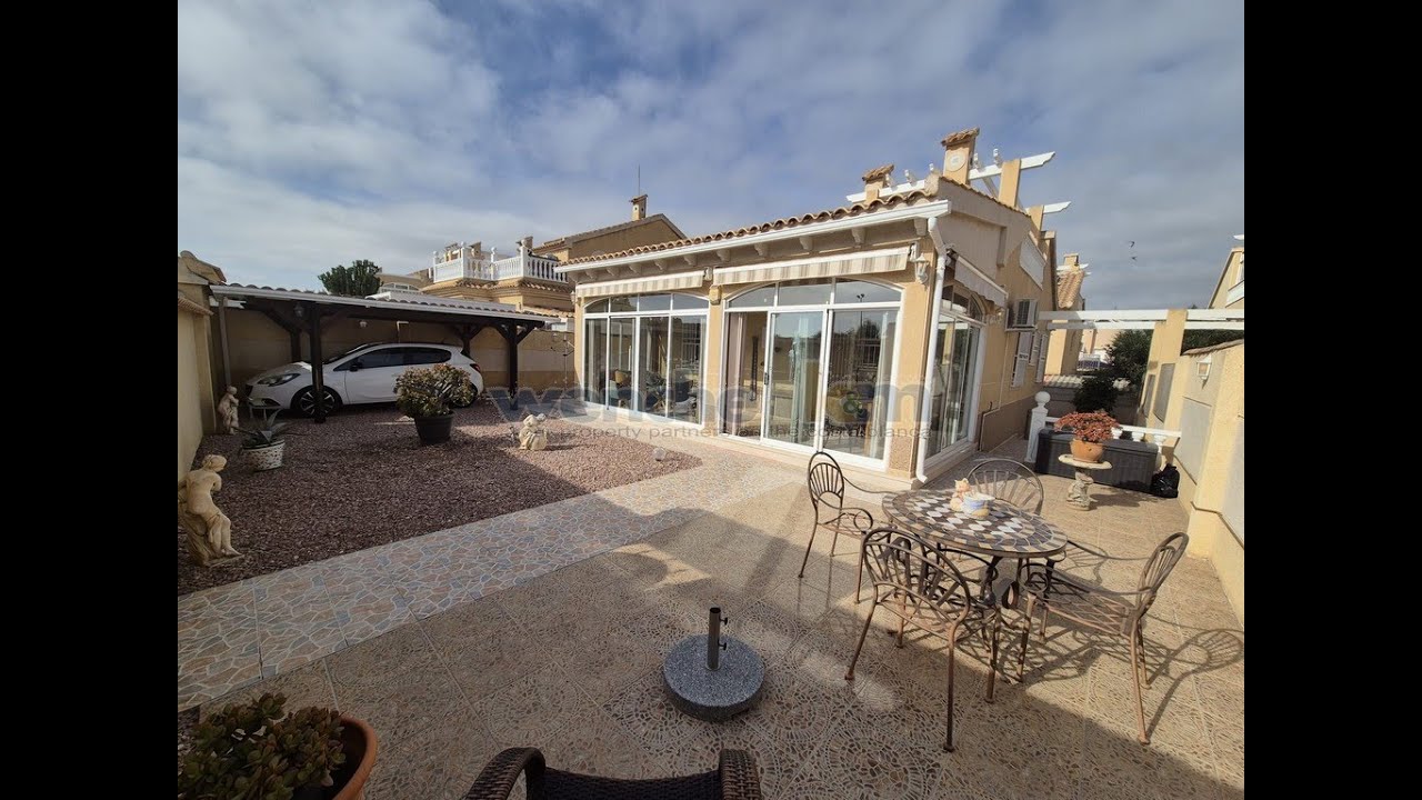 Property Tour, Ref. 572 - a one-level 3 bed, 2 bath detached villa in Los Altos (Orihuela Costa).