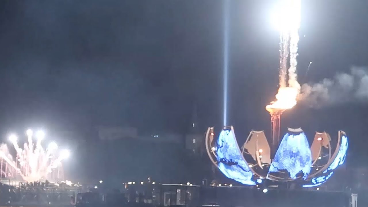 A Few Of My Favorite Things To Do At Disney's Epcot & The Final IllumiNations Fireworks Show!