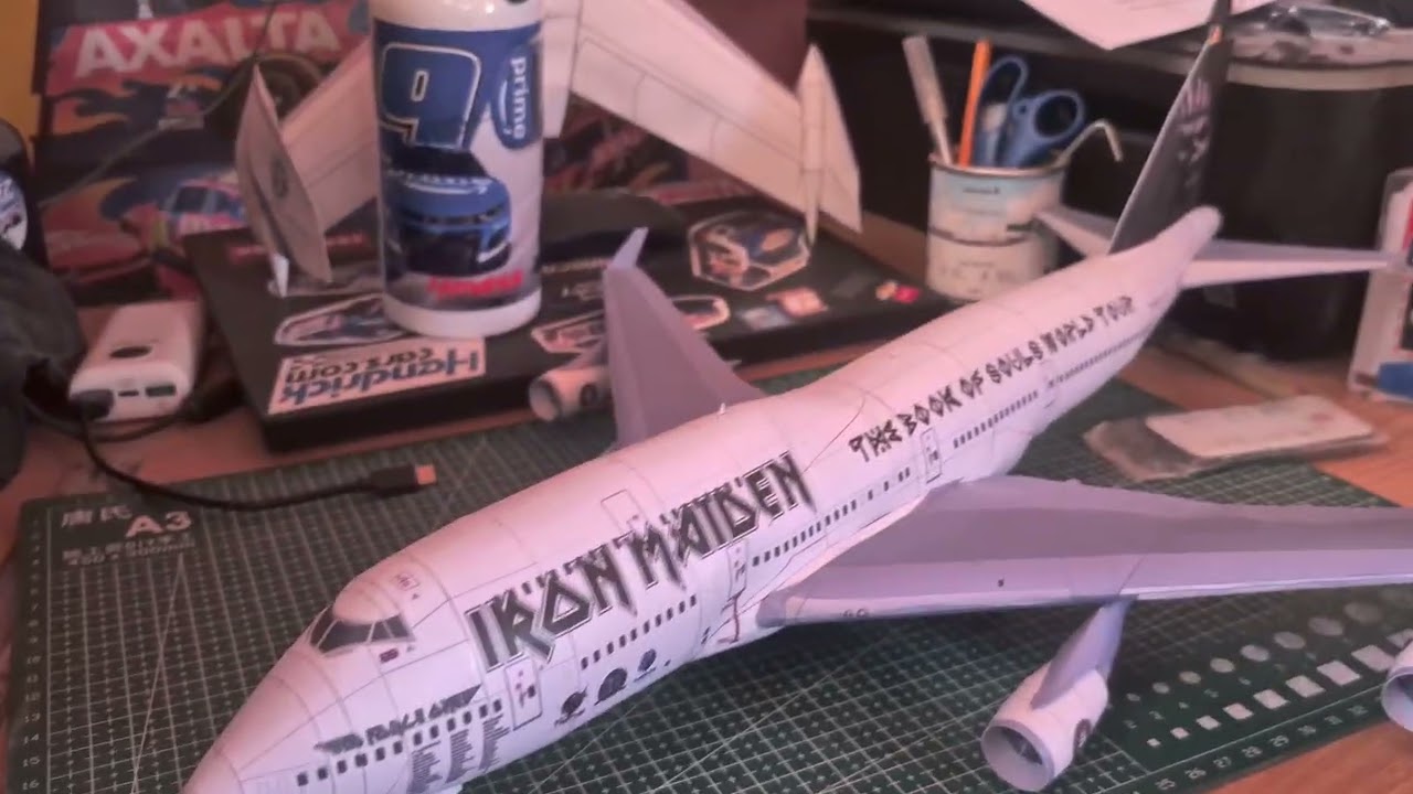 ¡Boeing 747-400 Iron Maiden en PAPEL! 🤘✈️ Papercraft GRATIS para armar