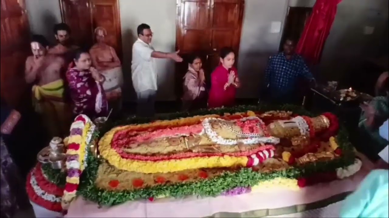 దశమి వార్షికోత్సవ సందర్భంగా దుపాడ అష్టలక్ష్మి టెంపుల్ లో తిరుప్పవాడ సేవ 🪔🙏🏻