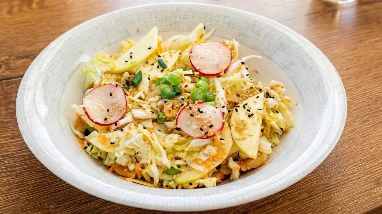 You’ll Never Eat Cabbage the Same Way! 🥗 The Ultimate Crunchy Salad Recipe