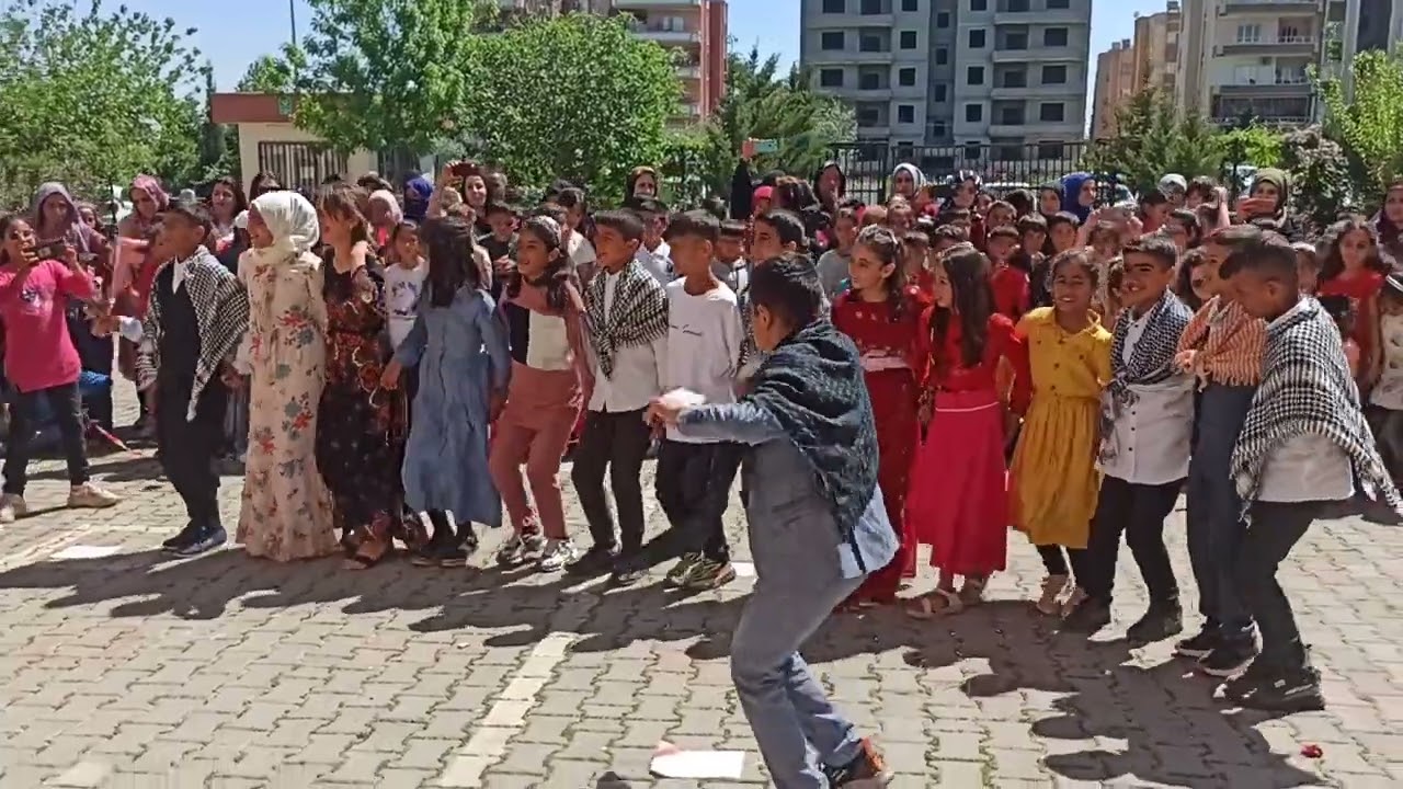 Yeşilurfa Ortaokulu - Halay Gösterisi