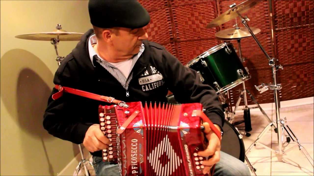 Zio Pasquale playing the organetto #1
