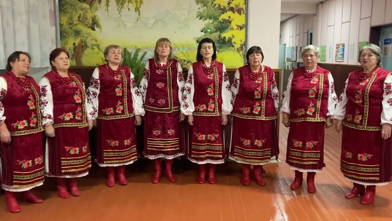 Колектив «Чарівниці» с. Макіївка Білоцерківського району. «Не та ружа, що за садом»