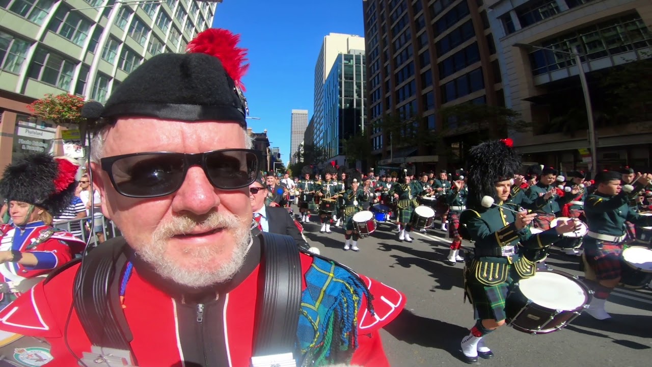 massed pipe bands anzac day march Sydney 2019