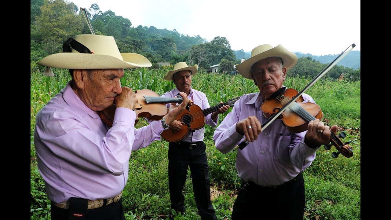 La cachita con Los Capote&ntilde;os de Turicato Michoac&aacute;n