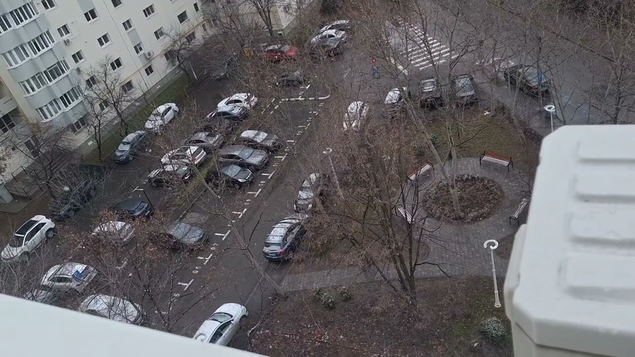 Aversă slabă de ninsoare în după-amiaza zilei de 31 ianuarie 