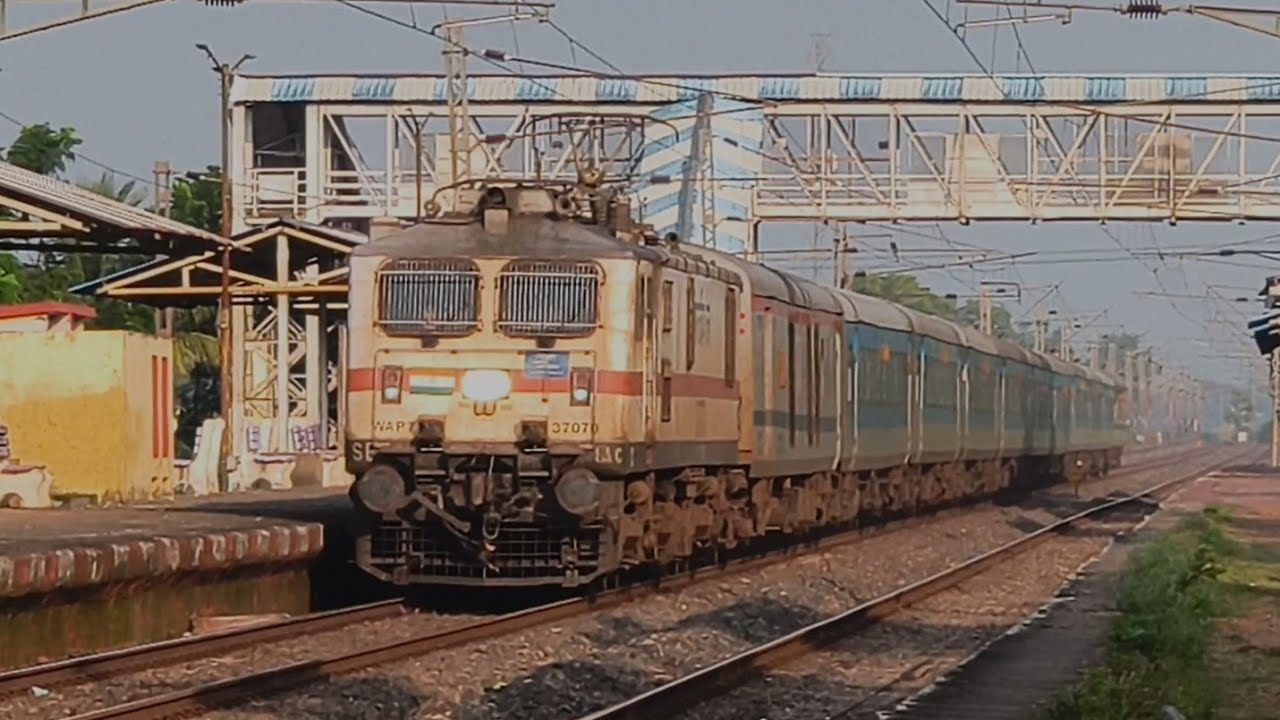 🔥Back To Back Speedy WAP4 & WAP7 Trains Passing Through South Eastern Railway