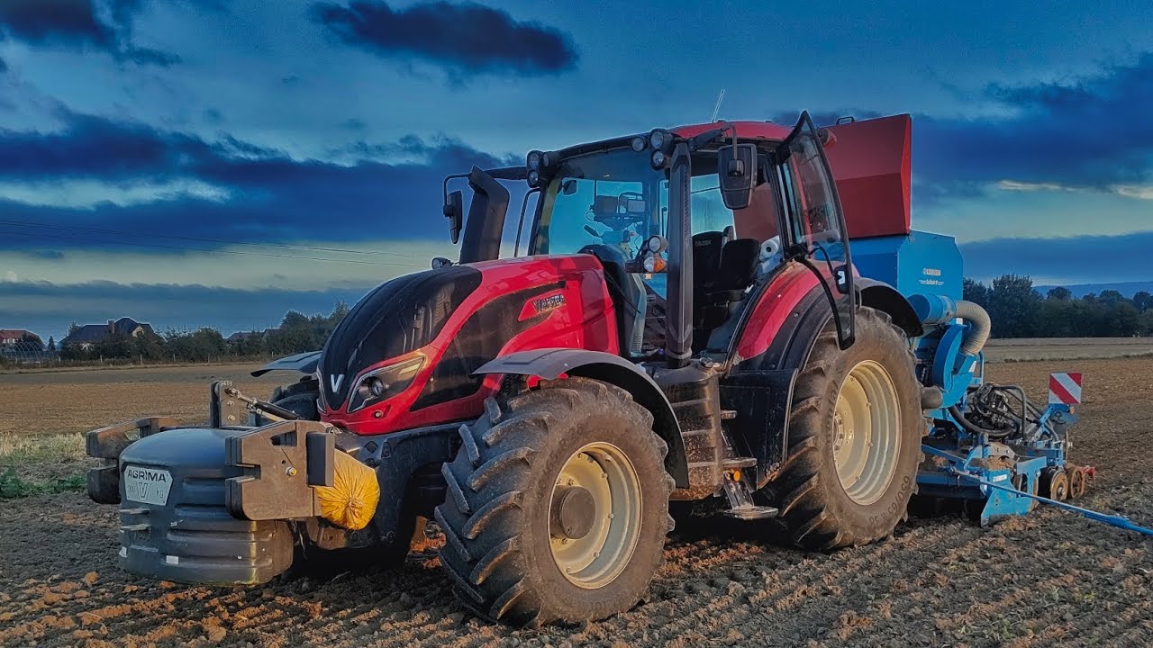 Siew pszenicy 🌱 jesienne klimaty 🍂🍂🌱 czerwona bestia w akcji ❤️