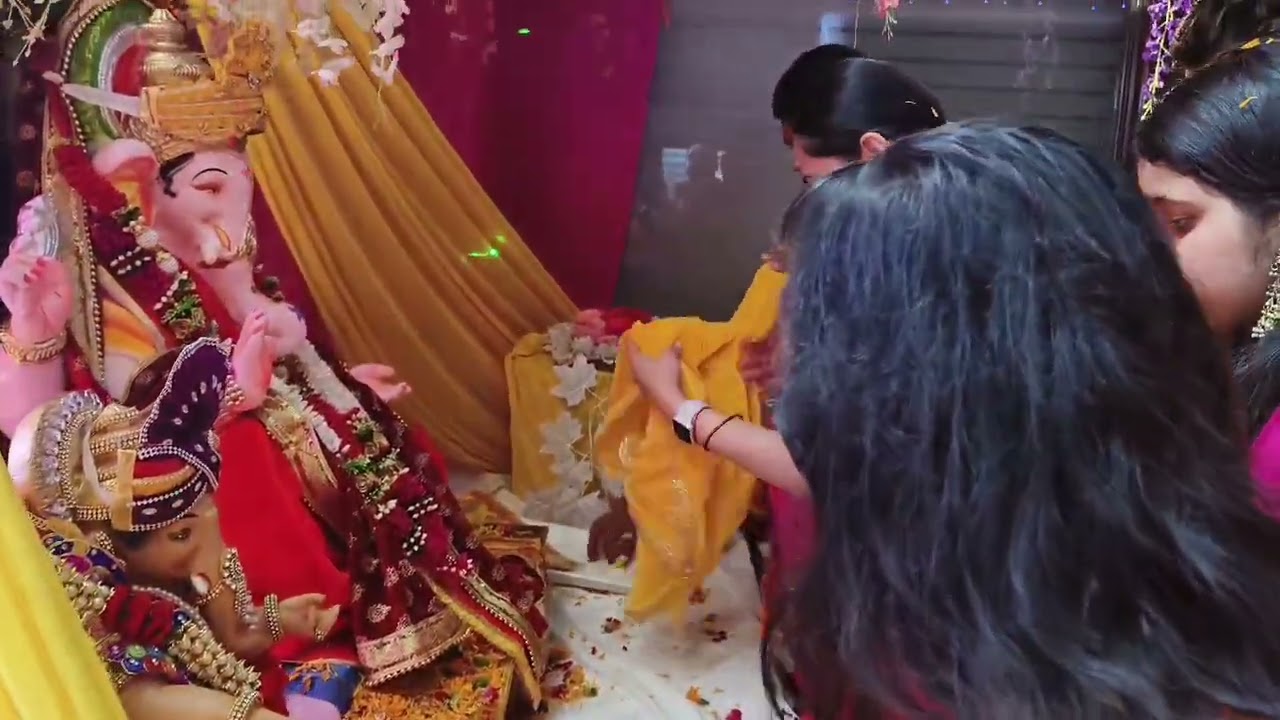 Ganpati ki pratisthapana Mahaveer University mein