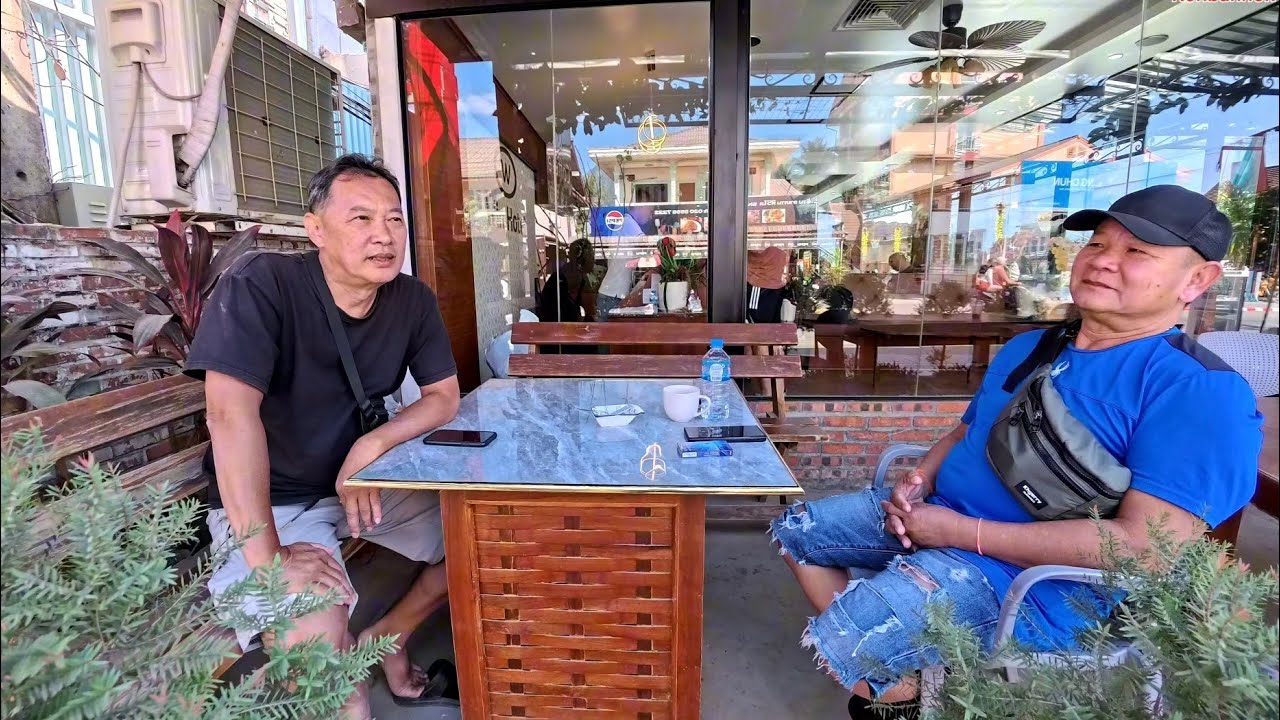 Meet fan club from France / many people are coming to Vang Vieng 