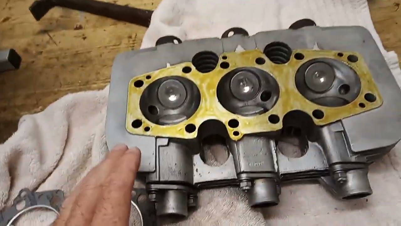Triumph Trident T150V Engine Rebuild. Part 28: Fitting the Cylinder Head
