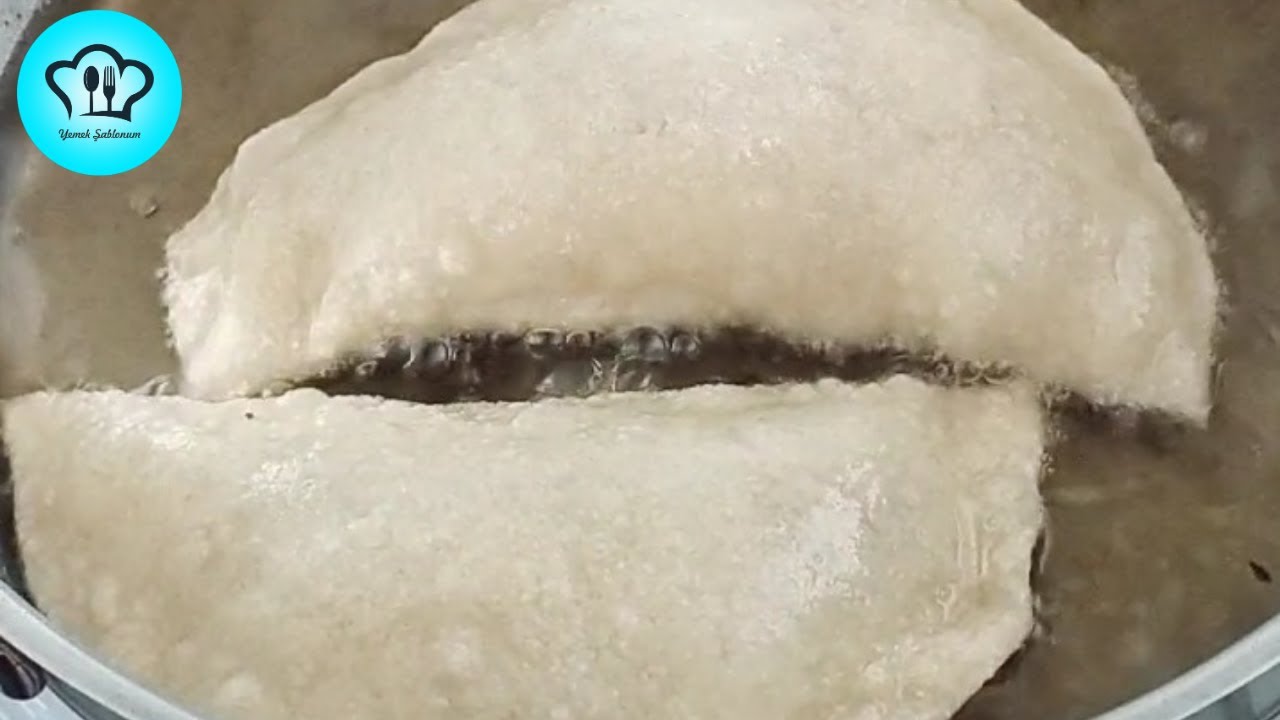TATAR BÖREĞİ Çİ BÖREK NASIL YAPILIR? \ İçi Sulu Dışı Çıtır Balon 🎈 Börek