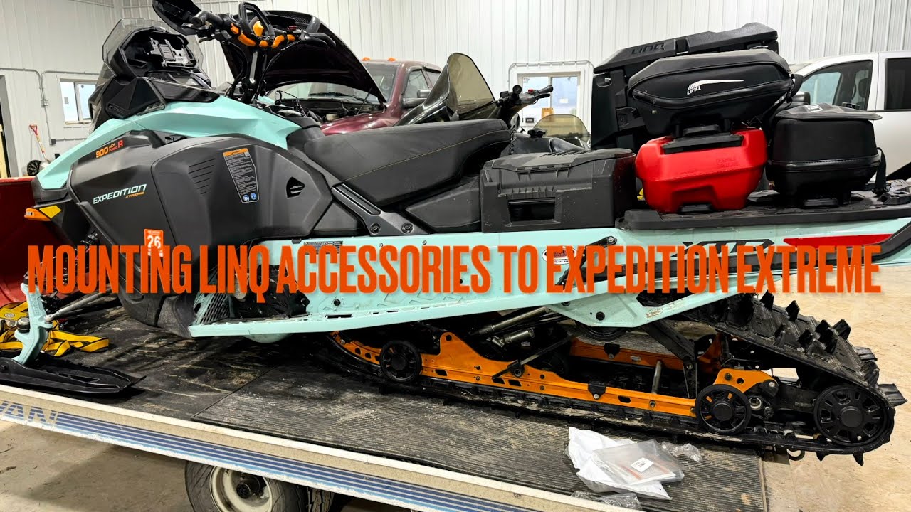 2024 Skidoo Expedition Extreme mounting linq accessories and 135 Liter link box