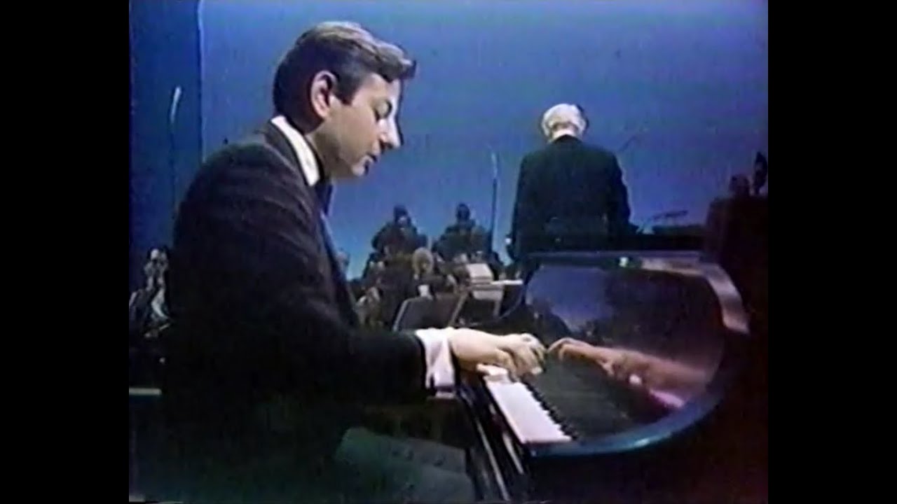 Andre Previn Plays 