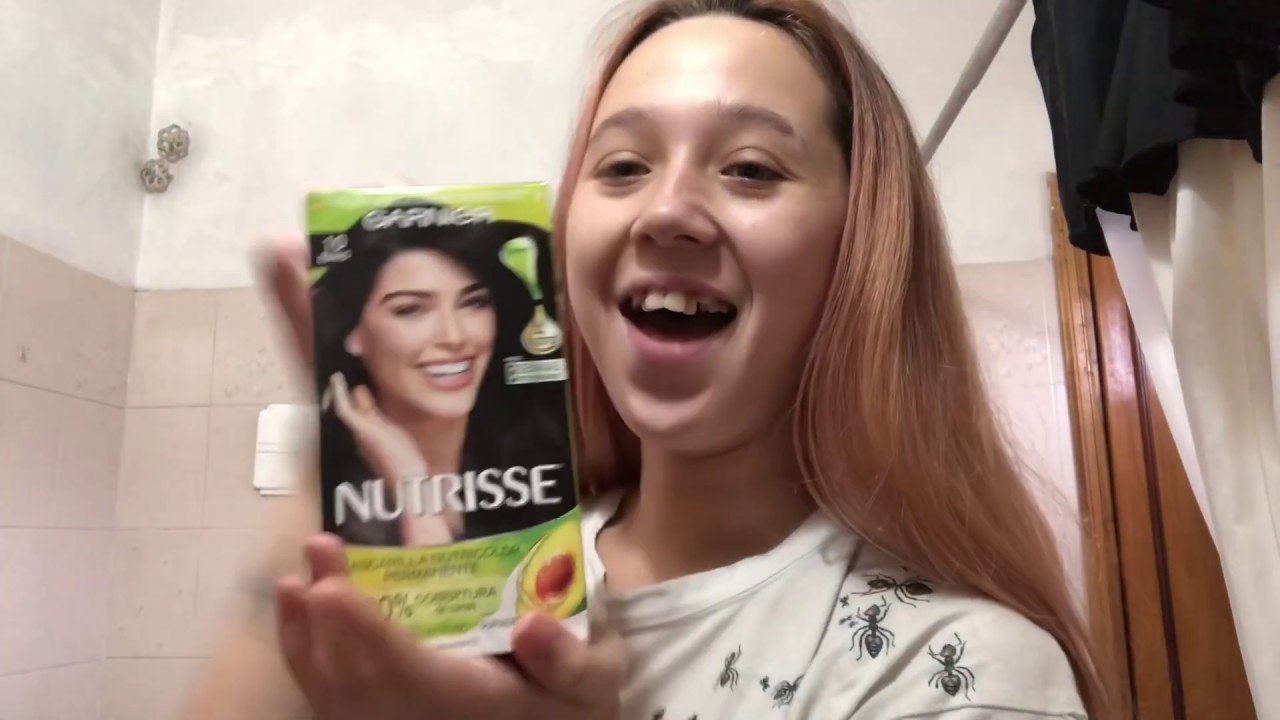 ME TIÑO EL PELO SOLA