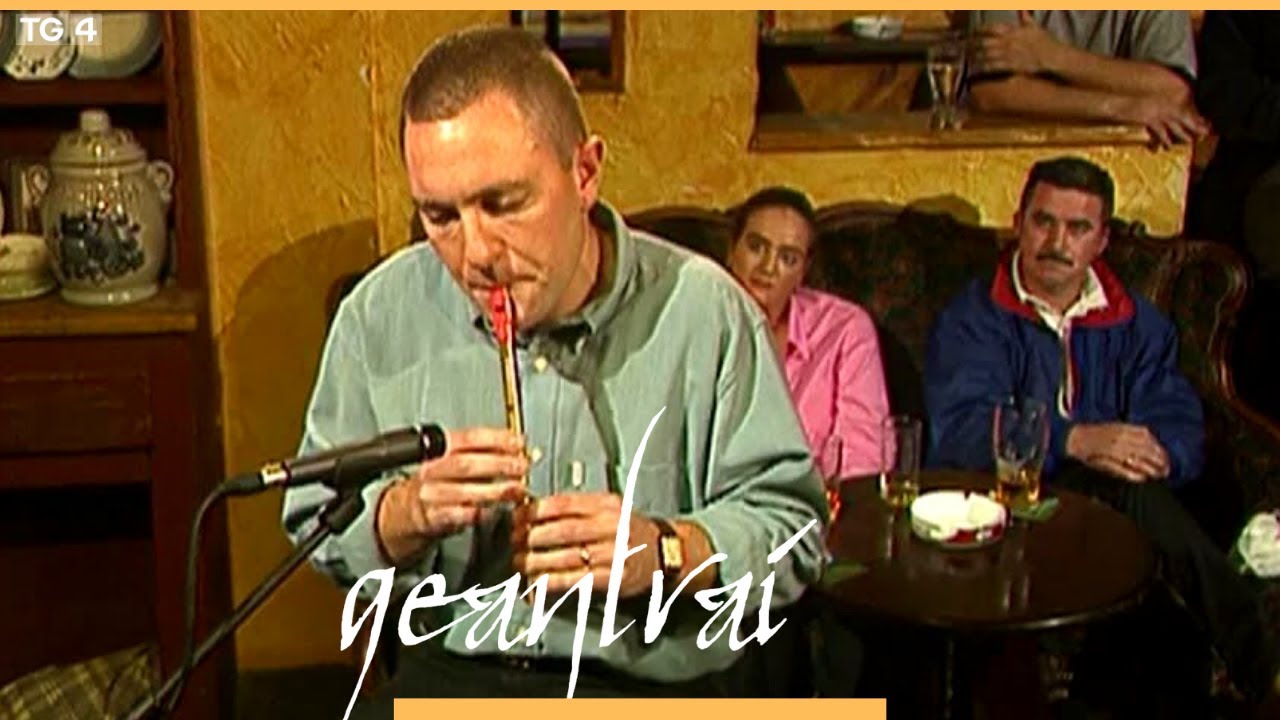 Brian Hughes | Solo Tin Whistle | Tigh Character, An Tulach Mhór | Geantraí 2000 |TG4