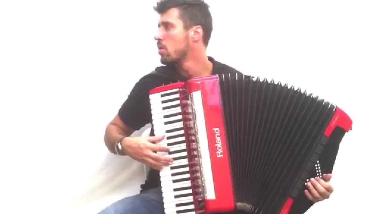 Happy - Pharrell Williams (Accordion Cover) Douglas Borsatti