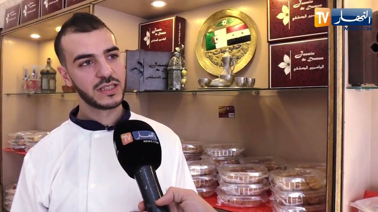 عبد الهادي من سوري لاجئ ... إلى صانع حلويات ناجح