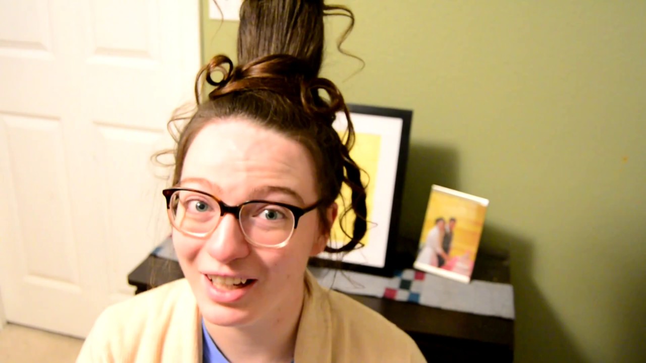 My Secret to Cindy Lou Who Hairstyle!