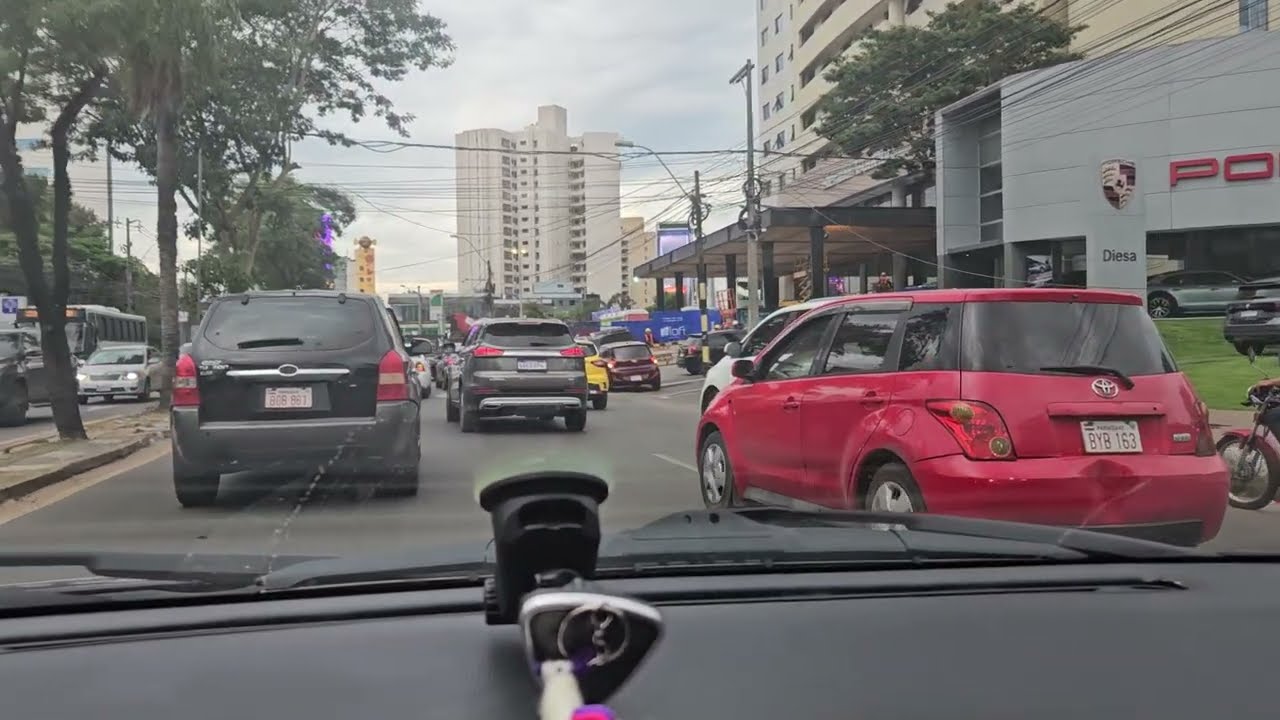Recorriendo las calles de Asunción del Paraguay