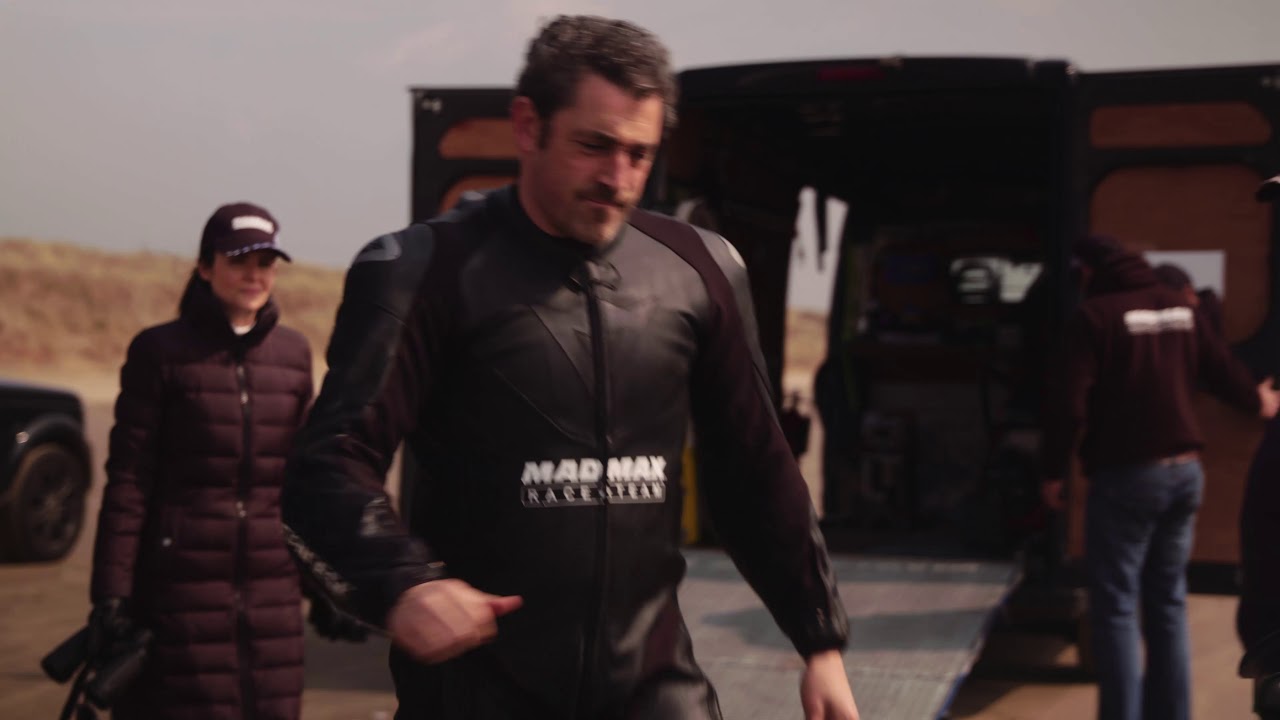 Fastest ever 'flying mile' at Pendine Sands - Zef Eisenberg
