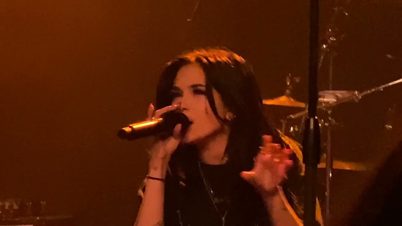 Maggie Lindemann - Loner - 2021-11-14 - Minneapolis, Minnesota