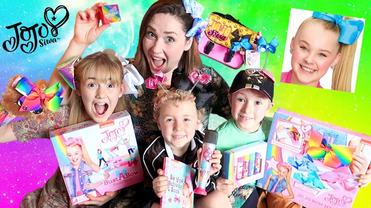 Unboxing JoJo Siwa Christmas Presents! - Massive Haul!